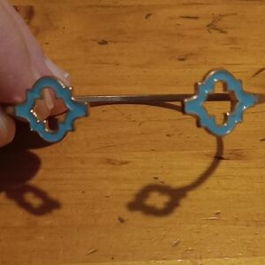 Elegant Gold Tone Bracelet with Blue Accents